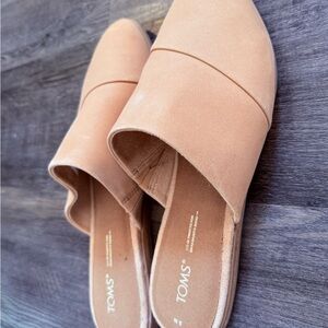 Toms Women’s Size 8 Nude Slip-On Mules